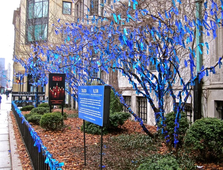 Ribbon trees in Chicago/enclos*ure