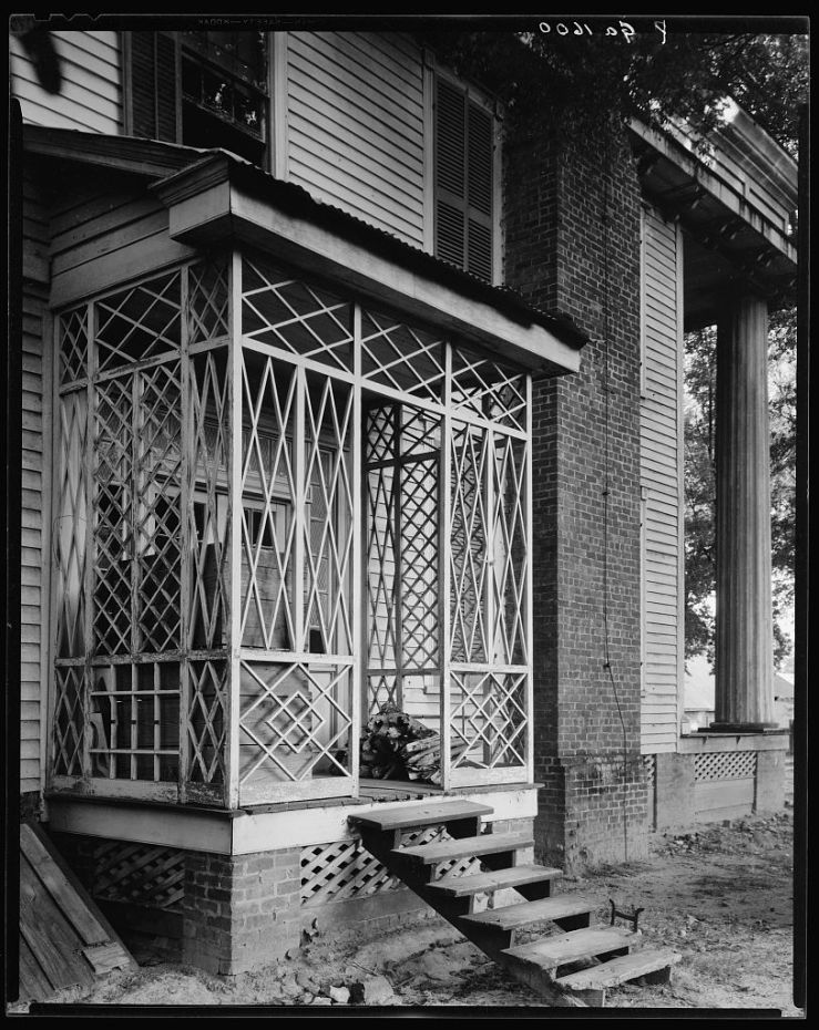 Latticework on side porch in Georgia, 1939 or 1944, by F.B. Johnston, Library of Congress/enclos*ure