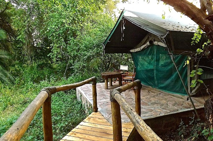 Tent cabin, Ruzizi Tented Lodge, Akagera Natl. Park, Rwanda:enclos*ure
