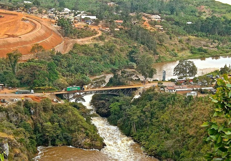 The bridge at Rusumo Falls, Rwanda:enclos*ure