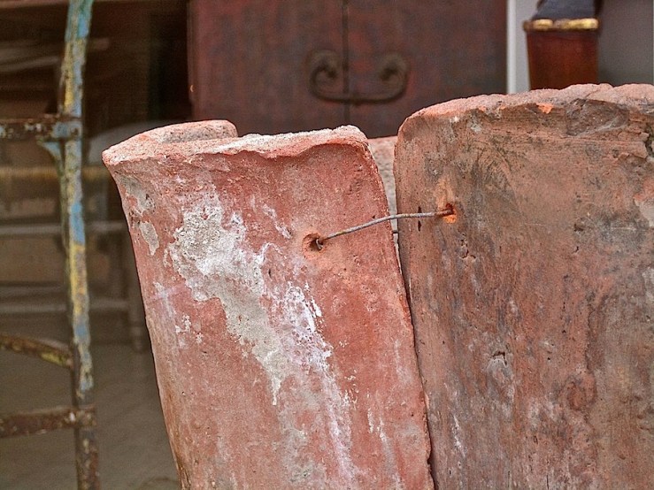 Detail of planter made from roof tiles, Georgetown:enclos*ure
