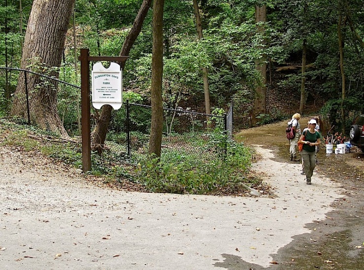 The entrance to Dumbarton Oaks Park, Washington, DC/enclos*ure