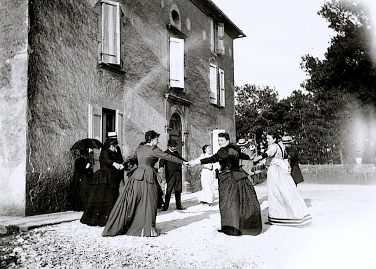 Une ronde a Saint Edmond, via flickr, Bibliotheque de Toulouse Commons