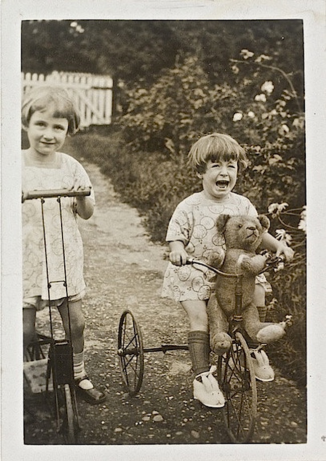 Two sisters, 1927, Library of New South Wales, flickr