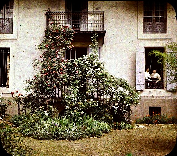 Balcon aux rosiers, chalet de E. Trutat, Foix, c. 1903, Library of Toulouse