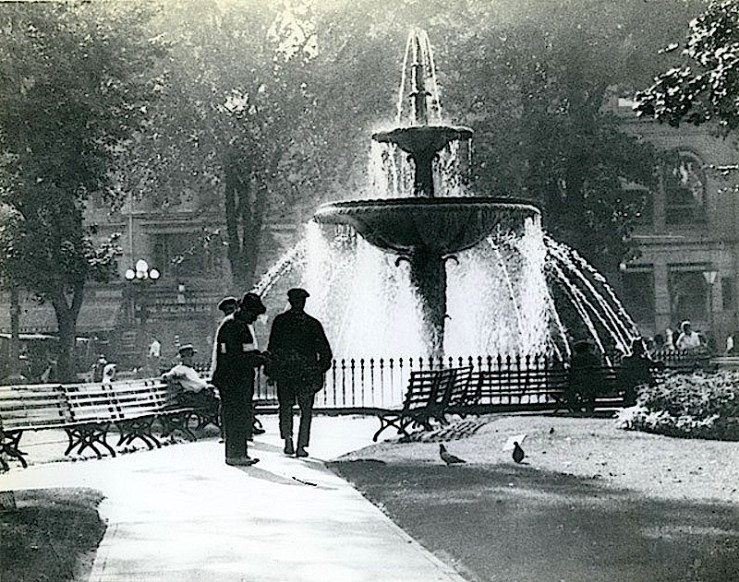 Gore Park Fountain, 1920, Hamilton Public Library