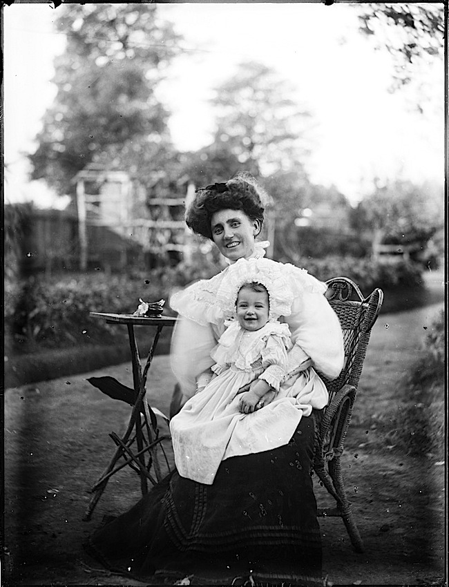 Smiling woman and baby, 1900, Powerhouse Museum