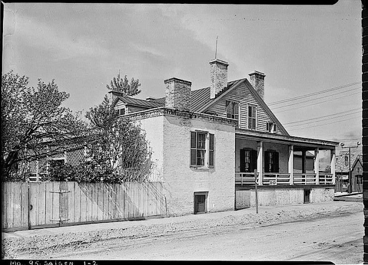 The Sunday porch:enclos*ure- 1934 J. B. Valle Hse, Mo., S.W. view, HABS, Library of Congress