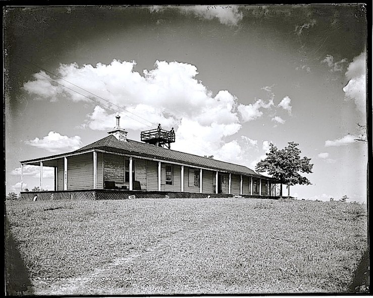 3 The Sunday porch:enclos*ure -- Lake Toxaway, c. 1902, Library of Congress