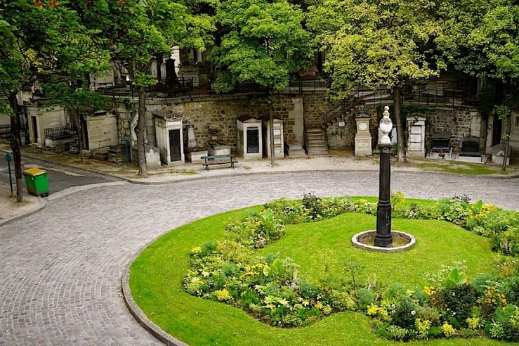 Montmartre Cemetery glimpse, Sept. 2015, by enclos*ur