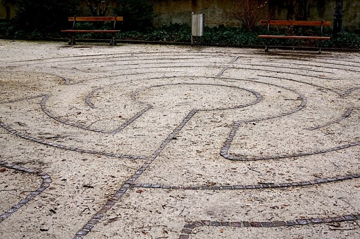 The labyrinth at Leonardskirchplatz, Basel, enclos*ure