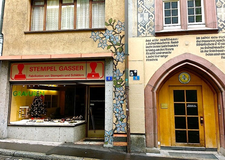 Basel doorway, Nov2015, enclos*ure