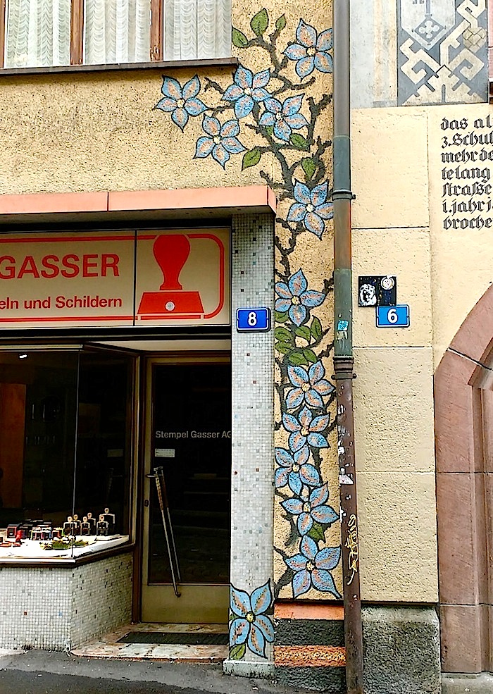 Basel doorway4, Nov2015, enclos*ure