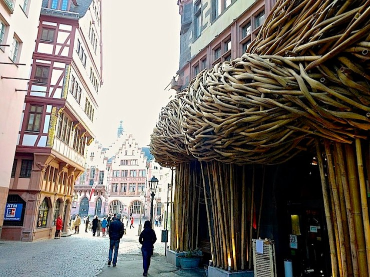 Full view 2, Frankfurter Kunstverein, Frankfurt, 2016, enclos*ure