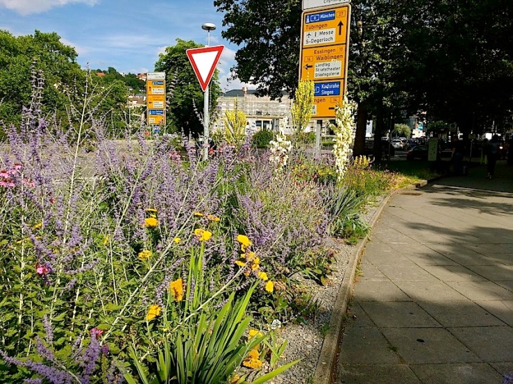 4 Karlsplatz, Stuttgart, July 2016, enclos*ure