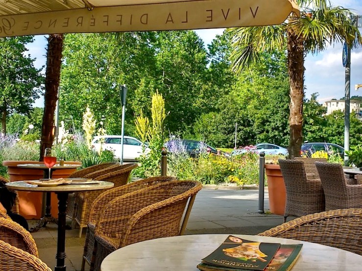 8 Karlsplatz, Stuttgart, July 2016, enclos*ure