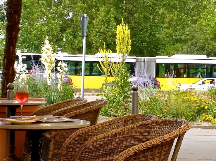 9 Karlsplatz, Stuttgart, July 2016, enclos*ure