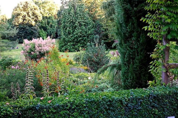 21a Hohenheim garden, Aug 23, 2016, enclos*ure