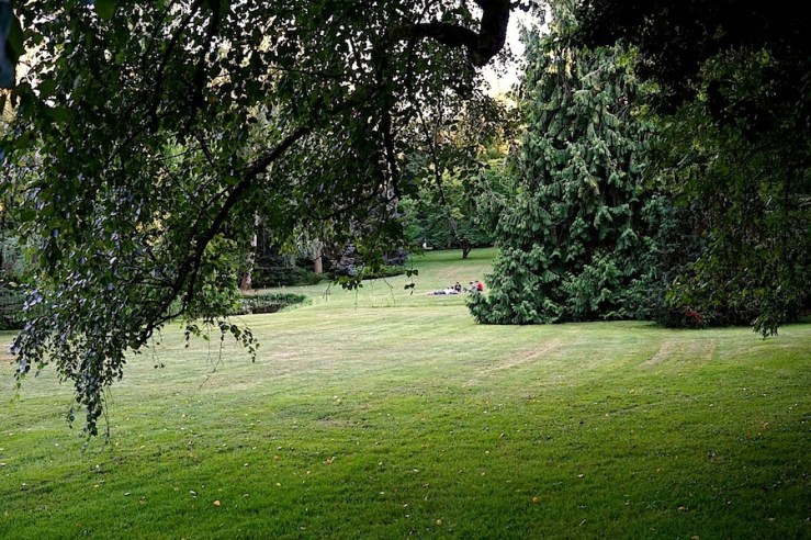 25a Hohenheim garden, Aug 23, 2016, enclos*ure