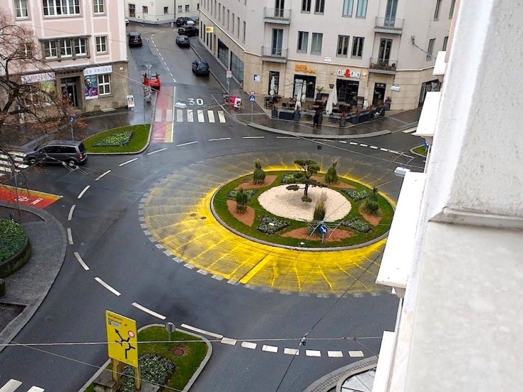 salzburg-2-austria-24-dec-2016-enclosure