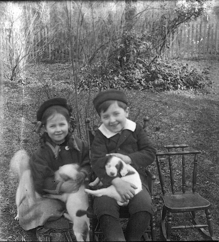 children-with-puppies-oxford-ohio-f-snyder-miami-university-libraries