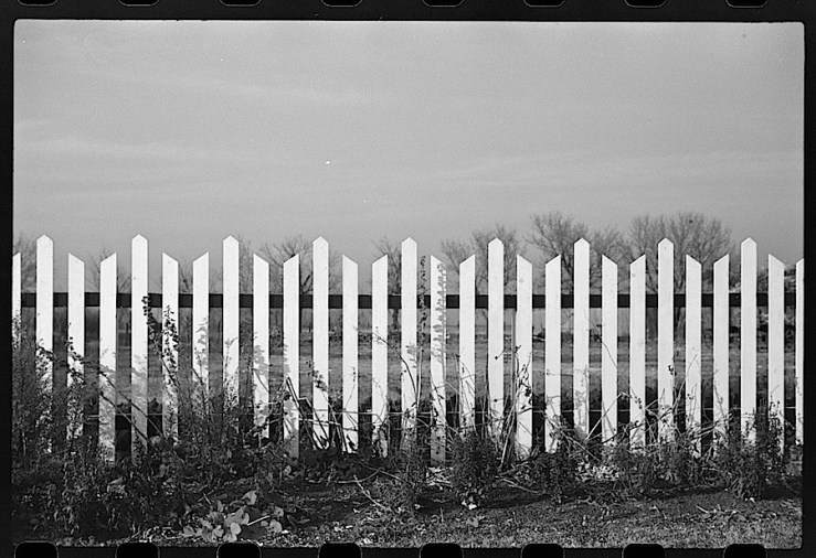 no-dakota-fence-full-j-vachon-1940-library-of-congress