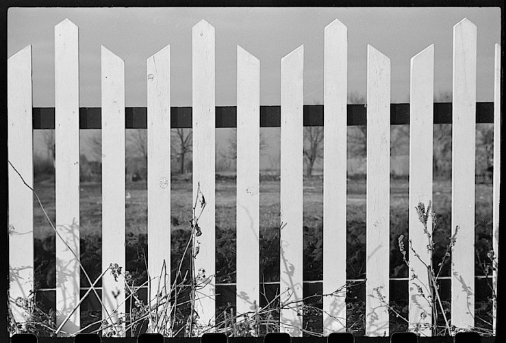 no-dakota-fence-j-vachon-1940-library-of-congress